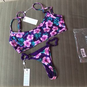 NWT Frankie’s bikini purple Hibiscus Dallas top & Hope Bottom